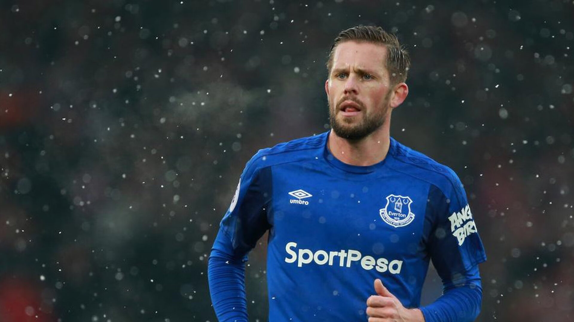 哈兰德回归赛场，突破纪录首场状态亮眼，中国队观众沸腾！