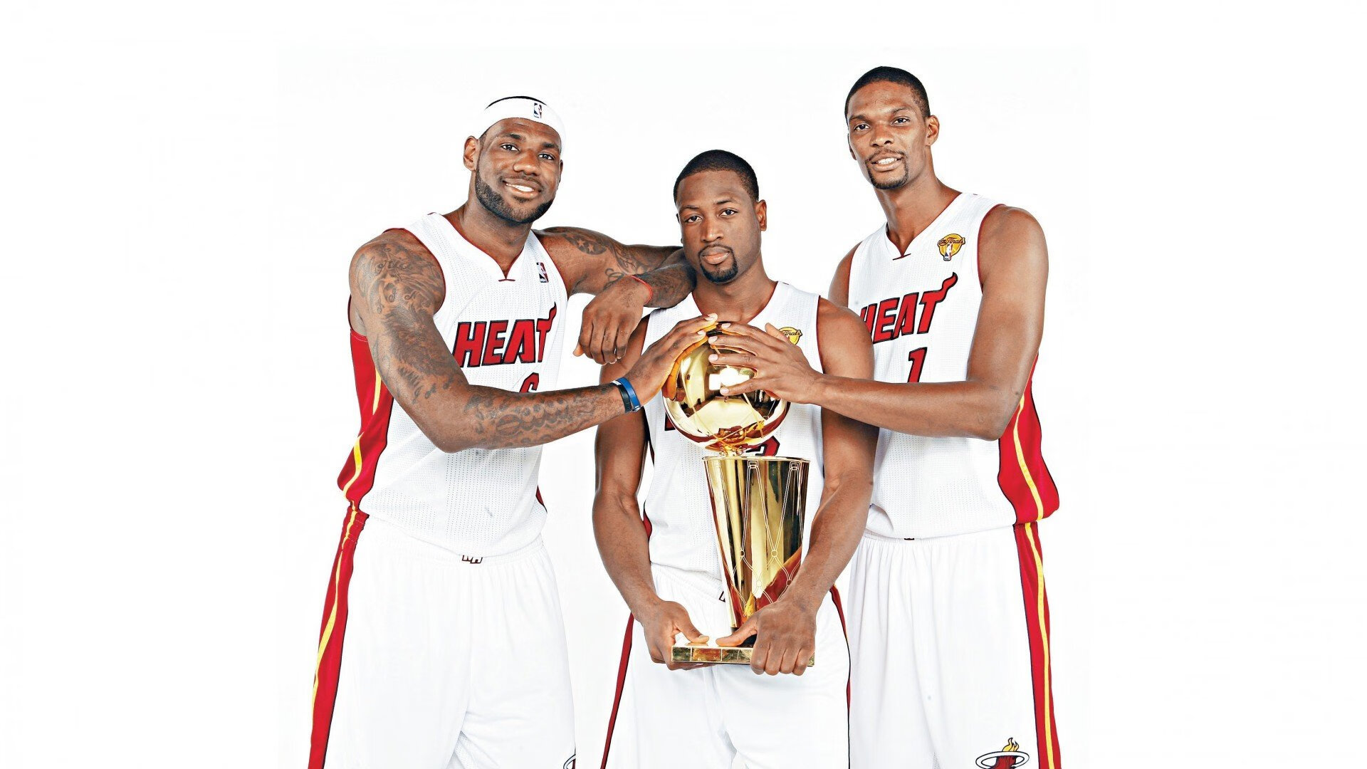 C罗回归赛场，首战状态惊艳，全场沸腾！